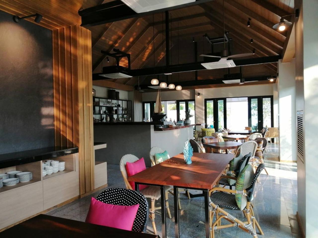 Tungtong Beach Villas Thap Sakae Ngoại thất bức ảnh