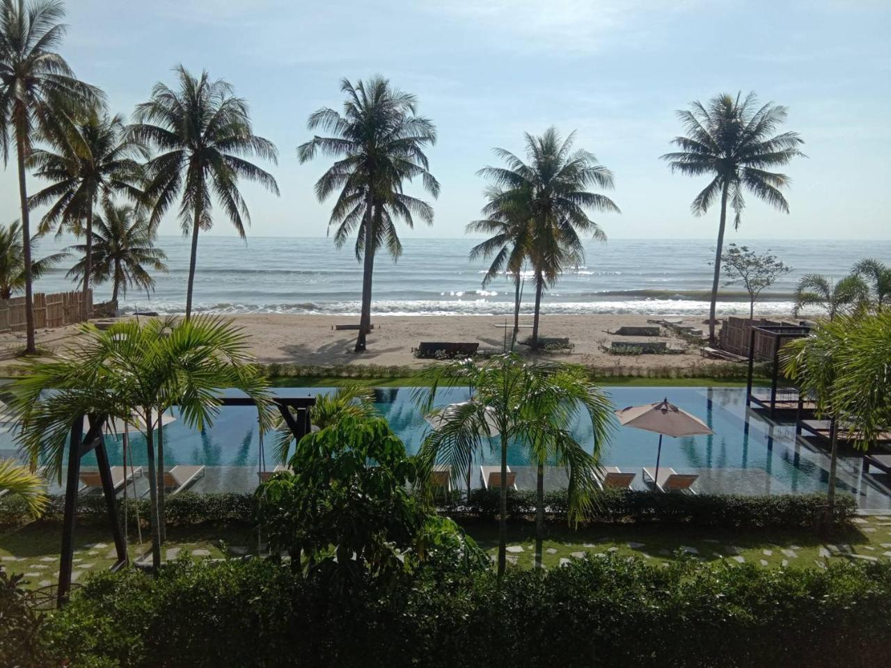 Tungtong Beach Villas Thap Sakae Ngoại thất bức ảnh